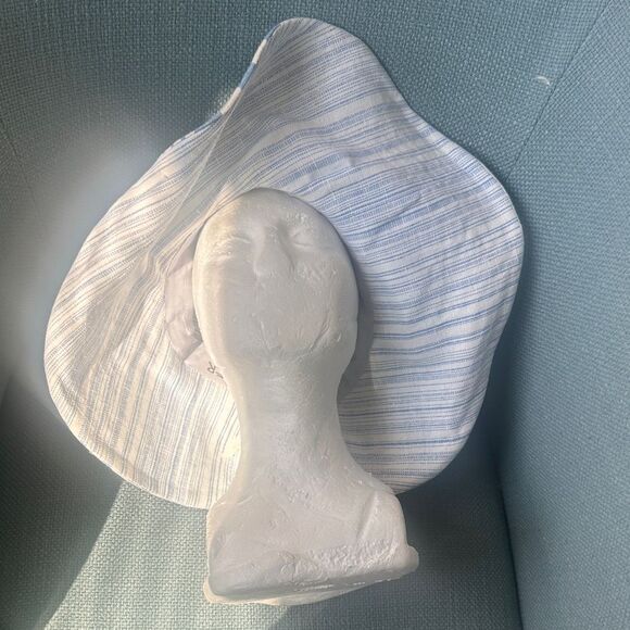 Romer Millinery Custom linen Bucket Hat O/S - Picture 6 of 7